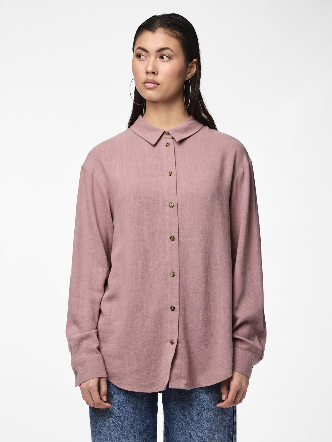 model_shot-front